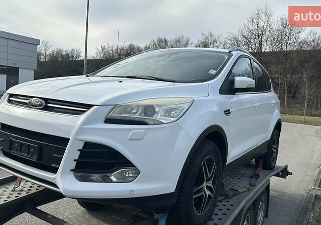 Білий Форд Куга, об'ємом двигуна 1.6 л та пробігом 194 тис. км за 13300 $, фото 10 на Automoto.ua