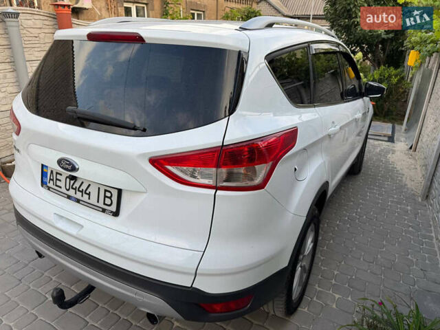 Білий Форд Куга, об'ємом двигуна 2 л та пробігом 182 тис. км за 15000 $, фото 4 на Automoto.ua