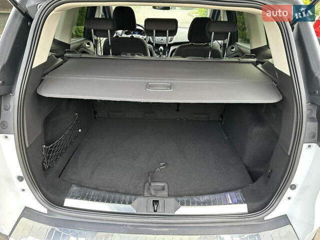 Белый Форд Куга, объемом двигателя 2 л и пробегом 125 тыс. км за 13700 $, фото 20 на Automoto.ua