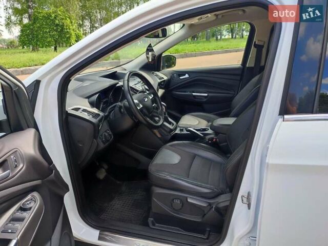 Білий Форд Куга, об'ємом двигуна 2 л та пробігом 204 тис. км за 14300 $, фото 19 на Automoto.ua