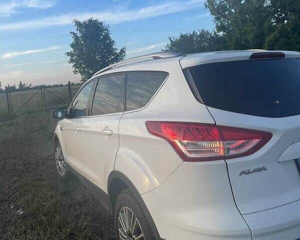 Белый Форд Куга, объемом двигателя 2 л и пробегом 205 тыс. км за 12500 $, фото 2 на Automoto.ua