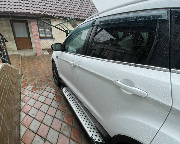 Білий Форд Куга, об'ємом двигуна 2 л та пробігом 301 тис. км за 12400 $, фото 31 на Automoto.ua