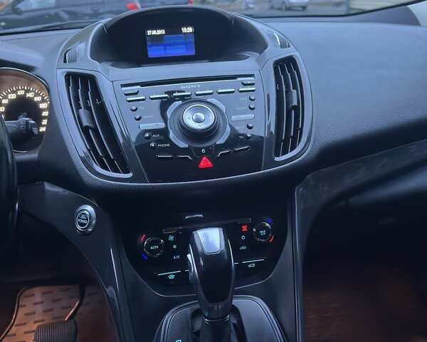 Форд Куга 2013 в Полтаве на Automoto.ua Белый Форд Куга, объемом двигателя 2 л и пробегом 253 тыс. км за 11500 $, фото 7 на Automoto.ua