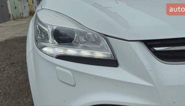 Белый Форд Куга, объемом двигателя 2 л и пробегом 135 тыс. км за 14500 $, фото 7 на Automoto.ua