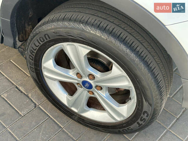 Білий Форд Куга, об'ємом двигуна 2 л та пробігом 221 тис. км за 10990 $, фото 8 на Automoto.ua