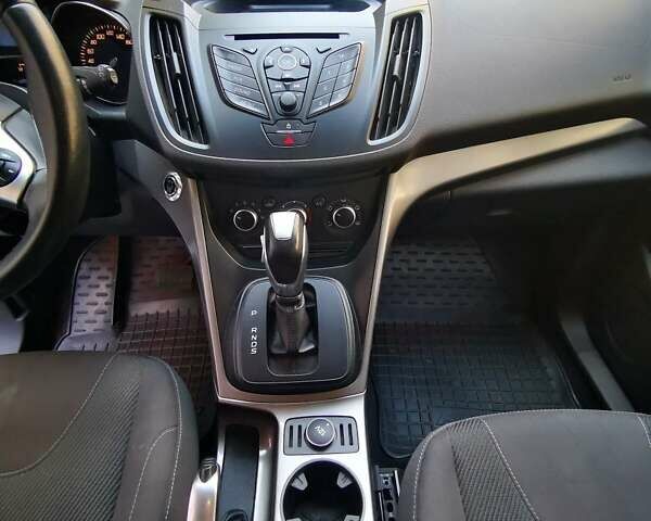 Білий Форд Куга, об'ємом двигуна 2 л та пробігом 115 тис. км за 13500 $, фото 3 на Automoto.ua