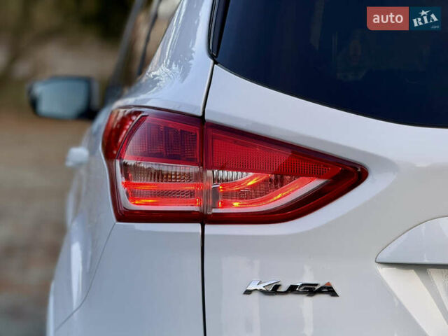 Білий Форд Куга, об'ємом двигуна 2 л та пробігом 205 тис. км за 16499 $, фото 24 на Automoto.ua