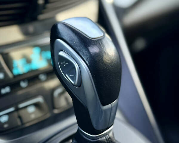 Білий Форд Куга, об'ємом двигуна 2 л та пробігом 205 тис. км за 16499 $, фото 45 на Automoto.ua