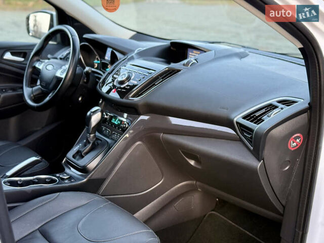 Білий Форд Куга, об'ємом двигуна 2 л та пробігом 205 тис. км за 16499 $, фото 55 на Automoto.ua