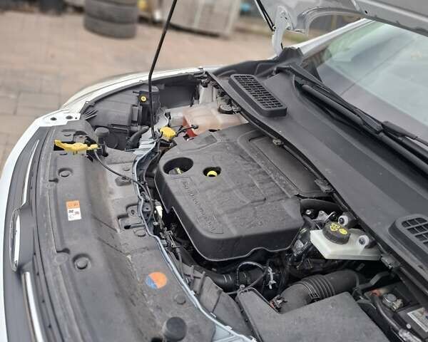 Білий Форд Куга, об'ємом двигуна 2 л та пробігом 183 тис. км за 13500 $, фото 5 на Automoto.ua