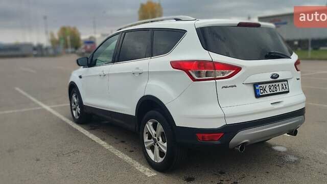 Белый Форд Куга, объемом двигателя 2 л и пробегом 220 тыс. км за 10500 $, фото 4 на Automoto.ua