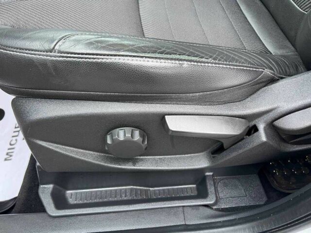 Белый Форд Куга, объемом двигателя 2 л и пробегом 228 тыс. км за 13800 $, фото 16 на Automoto.ua