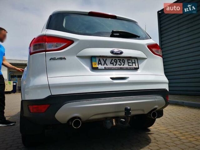 Білий Форд Куга, об'ємом двигуна 2 л та пробігом 115 тис. км за 13500 $, фото 7 на Automoto.ua