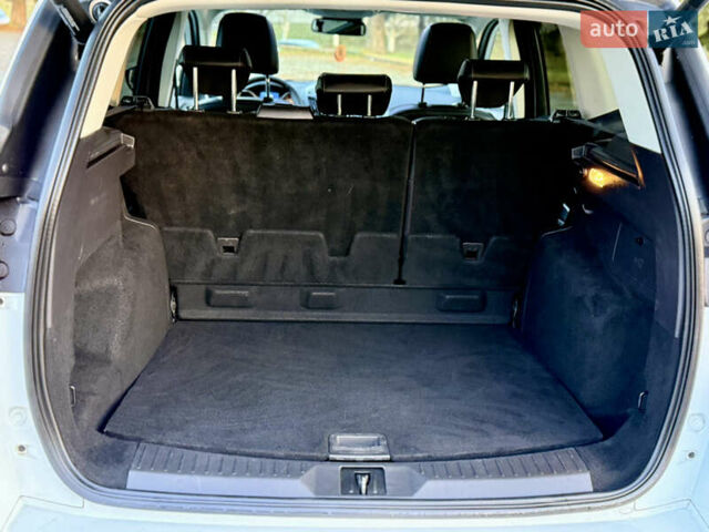 Білий Форд Куга, об'ємом двигуна 2 л та пробігом 205 тис. км за 16499 $, фото 59 на Automoto.ua