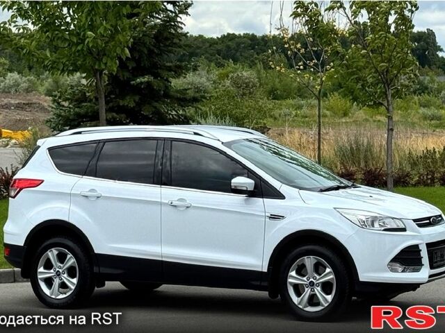 Белый Форд Куга, объемом двигателя 2 л и пробегом 74 тыс. км за 13999 $, фото 3 на Automoto.ua