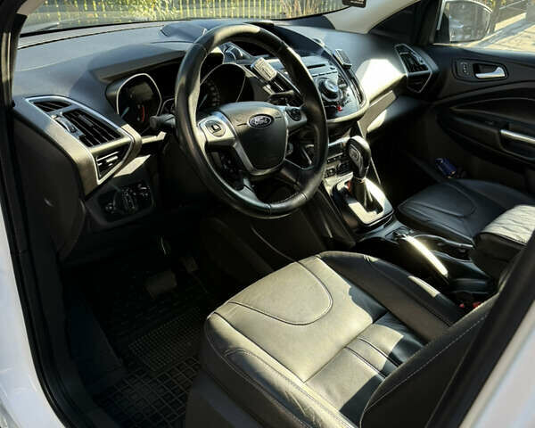 Форд Куга 2014 в Славском на Automoto.ua Белый Форд Куга, объемом двигателя 2 л и пробегом 123 тыс. км за 15600 $, фото 8 на Automoto.ua