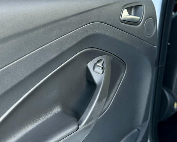 Білий Форд Куга, об'ємом двигуна 2 л та пробігом 205 тис. км за 16499 $, фото 68 на Automoto.ua