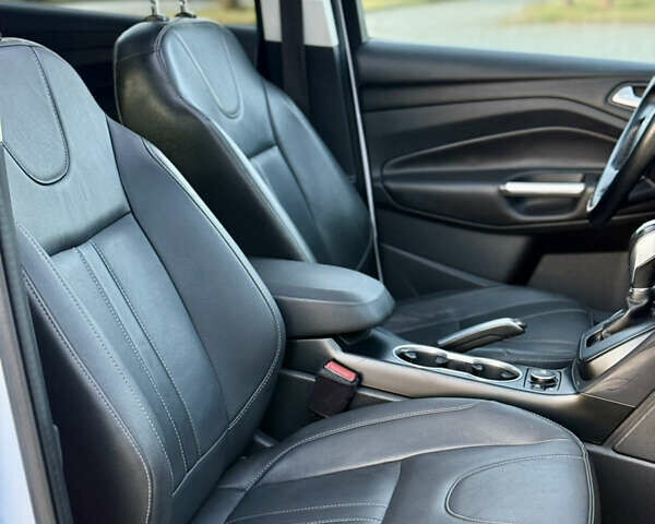 Білий Форд Куга, об'ємом двигуна 2 л та пробігом 205 тис. км за 16499 $, фото 50 на Automoto.ua