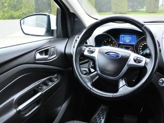 Белый Форд Куга, объемом двигателя 2 л и пробегом 166 тыс. км за 8400 $, фото 10 на Automoto.ua