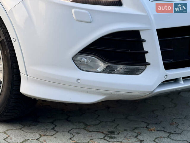 Білий Форд Куга, об'ємом двигуна 2 л та пробігом 205 тис. км за 16499 $, фото 12 на Automoto.ua