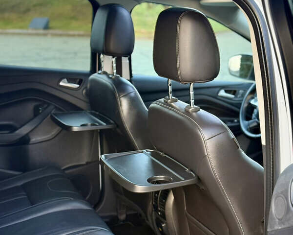 Білий Форд Куга, об'ємом двигуна 2 л та пробігом 205 тис. км за 16499 $, фото 88 на Automoto.ua