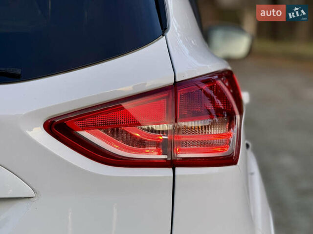 Білий Форд Куга, об'ємом двигуна 2 л та пробігом 205 тис. км за 16499 $, фото 25 на Automoto.ua