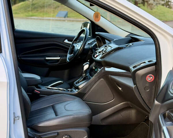 Білий Форд Куга, об'ємом двигуна 2 л та пробігом 205 тис. км за 16499 $, фото 54 на Automoto.ua