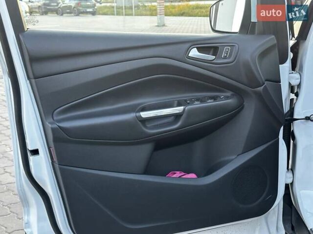 Білий Форд Куга, об'ємом двигуна 2 л та пробігом 170 тис. км за 13499 $, фото 14 на Automoto.ua