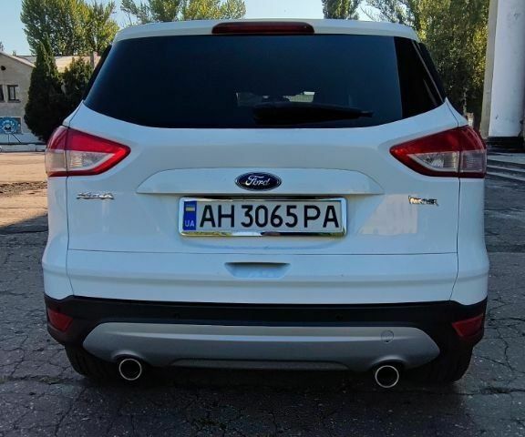 Белый Форд Куга, объемом двигателя 2 л и пробегом 203 тыс. км за 12300 $, фото 2 на Automoto.ua