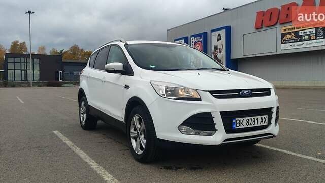Белый Форд Куга, объемом двигателя 2 л и пробегом 220 тыс. км за 10500 $, фото 7 на Automoto.ua