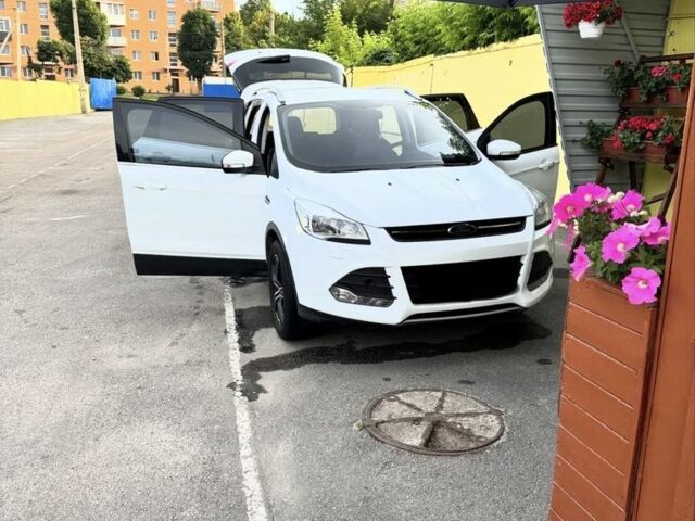 Білий Форд Куга, об'ємом двигуна 0 л та пробігом 235 тис. км за 13500 $, фото 3 на Automoto.ua