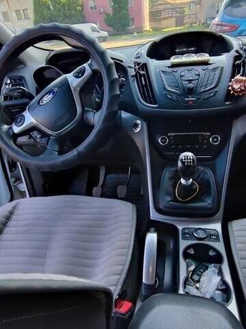 Белый Форд Куга, объемом двигателя 2 л и пробегом 203 тыс. км за 12300 $, фото 2 на Automoto.ua