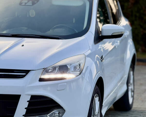 Білий Форд Куга, об'ємом двигуна 2 л та пробігом 205 тис. км за 16499 $, фото 10 на Automoto.ua