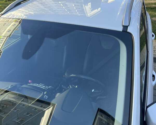 Белый Форд Куга, объемом двигателя 0 л и пробегом 230 тыс. км за 13500 $, фото 1 на Automoto.ua