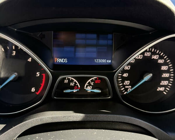 Форд Куга 2014 в Славском на Automoto.ua Белый Форд Куга, объемом двигателя 2 л и пробегом 123 тыс. км за 15600 $, фото 7 на Automoto.ua