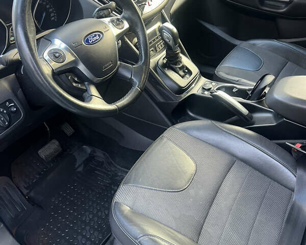 Белый Форд Куга, объемом двигателя 0 л и пробегом 230 тыс. км за 13500 $, фото 7 на Automoto.ua