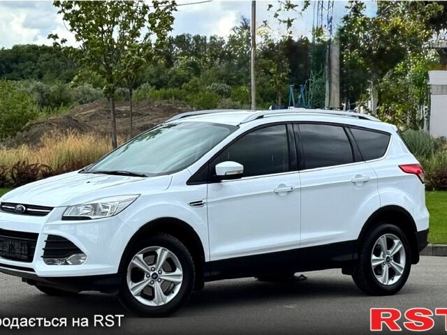 Белый Форд Куга, объемом двигателя 2 л и пробегом 74 тыс. км за 13999 $, фото 2 на Automoto.ua