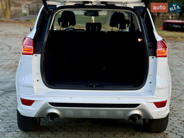 Білий Форд Куга, об'ємом двигуна 2 л та пробігом 205 тис. км за 16499 $, фото 75 на Automoto.ua