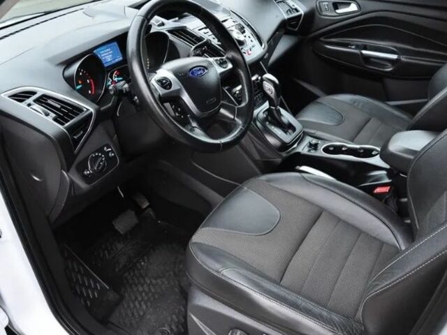 Белый Форд Куга, объемом двигателя 2 л и пробегом 166 тыс. км за 8400 $, фото 8 на Automoto.ua