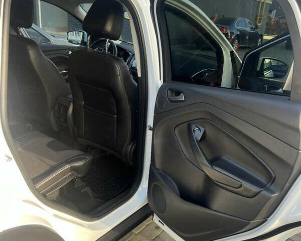 Белый Форд Куга, объемом двигателя 0 л и пробегом 230 тыс. км за 13500 $, фото 10 на Automoto.ua