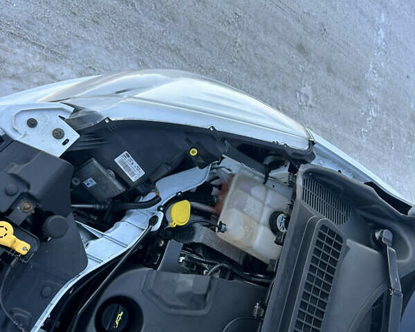 Білий Форд Куга, об'ємом двигуна 2 л та пробігом 258 тис. км за 15500 $, фото 32 на Automoto.ua