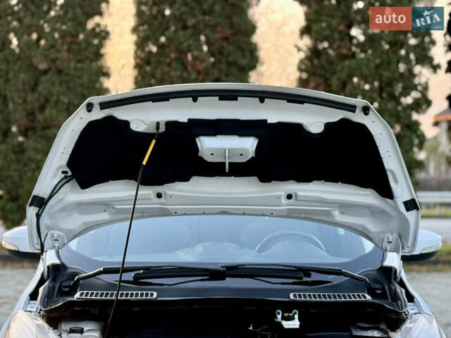 Білий Форд Куга, об'ємом двигуна 2 л та пробігом 205 тис. км за 16499 $, фото 83 на Automoto.ua