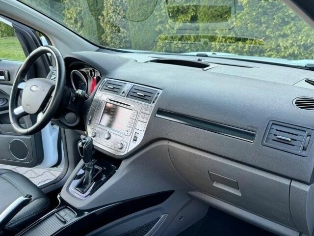Белый Форд Куга, объемом двигателя 2 л и пробегом 125 тыс. км за 7600 $, фото 7 на Automoto.ua