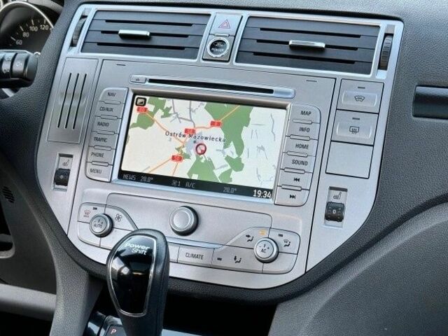 Белый Форд Куга, объемом двигателя 2 л и пробегом 125 тыс. км за 7600 $, фото 12 на Automoto.ua