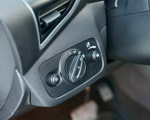 Білий Форд Куга, об'ємом двигуна 2 л та пробігом 205 тис. км за 16499 $, фото 34 на Automoto.ua