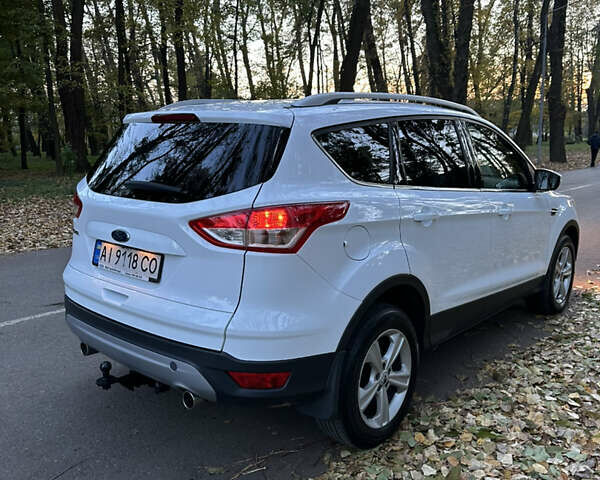 Форд Куга 2015 в Черновцах на Automoto.ua Белый Форд Куга, объемом двигателя 2 л и пробегом 186 тыс. км за 13900 $, фото 6 на Automoto.ua