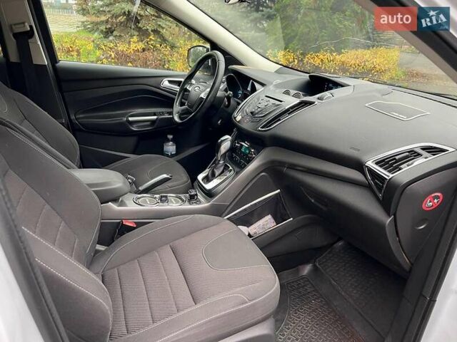 Белый Форд Куга, объемом двигателя 2 л и пробегом 211 тыс. км за 12990 $, фото 24 на Automoto.ua