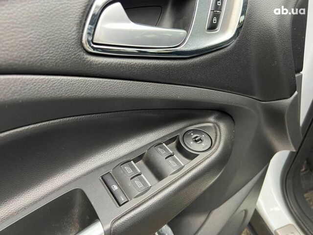 Белый Форд Куга, объемом двигателя 2 л и пробегом 211 тыс. км за 12990 $, фото 9 на Automoto.ua