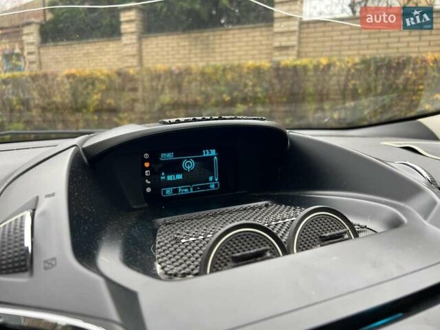 Белый Форд Куга, объемом двигателя 2 л и пробегом 211 тыс. км за 12990 $, фото 18 на Automoto.ua