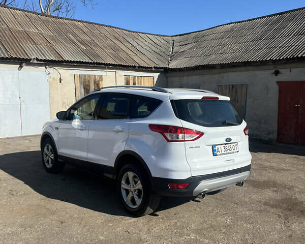 Белый Форд Куга, объемом двигателя 2 л и пробегом 167 тыс. км за 14000 $, фото 4 на Automoto.ua